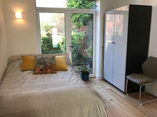 The Coach House 75 Epsom Road Apartment Guildford Ngoại thất bức ảnh