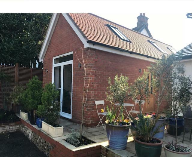 The Coach House 75 Epsom Road Apartment Guildford Ngoại thất bức ảnh
